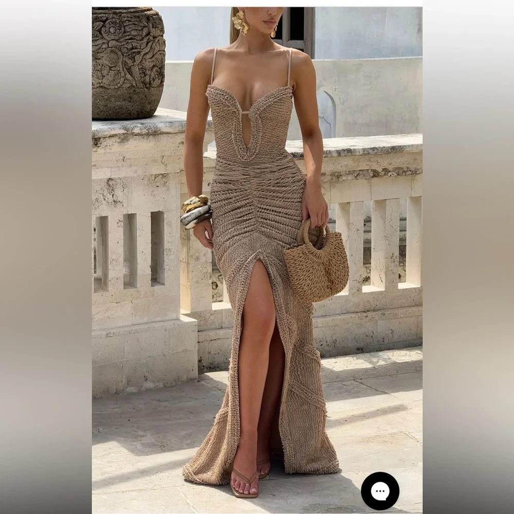 Elegant Beige Evening Gown - Picture 3 of 8
